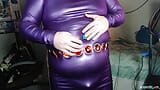 Темноволосого пояса в фиолетовом платье iСфляция snapshot 1