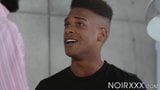 Músculo negro semental devin trez a pelo golpeado lindo ébano gay snapshot 2