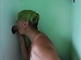 Chupando polla por gloryhole y tragando snapshot 3