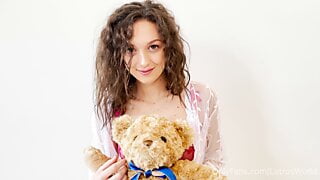 First Double Penetration Of My Teen Girlfriend – Isabella De Laa