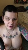 Brutto butch lesbica dyke Billie Butch succhia un cazzo nero con dildo snapshot 9