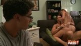 Femme 4K partagée, petits seins, Allie Haze dans une scène de tromperie snapshot 1