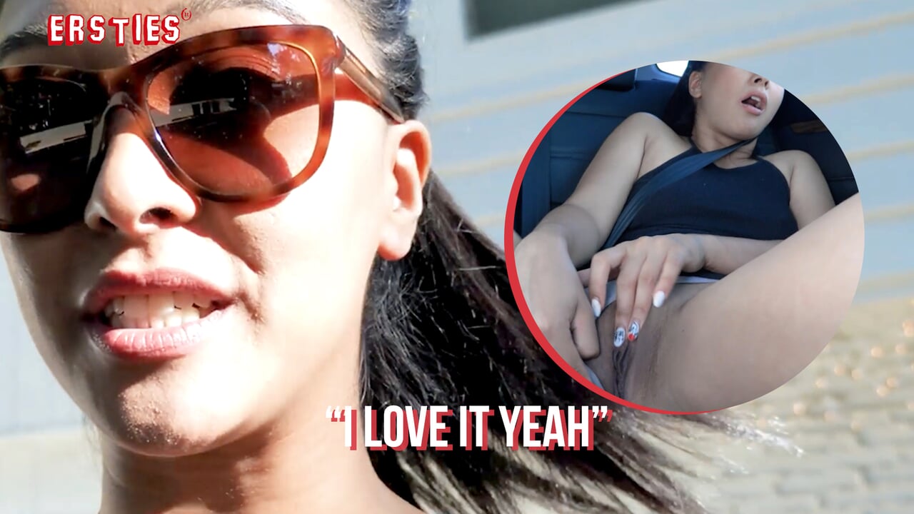 Ersties - Jin seksi melancap semasa memandu di dalam teksi
