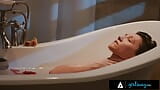 Girlsway - je me suis masturbé dans ma baignoire en fantasmant sur Leana Adore dominatrice dans un donjon sexuel snapshot 20