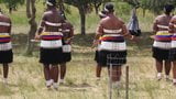 Femmes africaines à forte poitrine dansent les seins nus 2 snapshot 4
