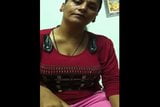Dojrzałe bhabhi z Pendżabu pokazuje piersi i otoczki. snapshot 4