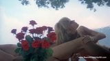 Marianne Faithful nuda - La ragazza su una moto (1968) snapshot 7