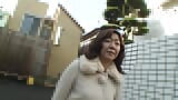 Echte japanische oma eriko Nishimura wird mit jüngerem typen wild snapshot 2