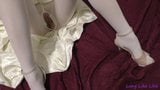 Pengantin dalam gaun pengantin dan vibrator snapshot 1