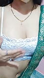 Bhabhi a l’air sexy dans un sari vert snapshot 2