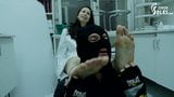 Torture des pieds dans une pharmacie snapshot 5