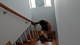 Super-model europeia fickte doggystyle auf der treppe snapshot 8