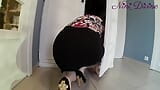 Chica blanca culona toma una polla gorda con un vestido ajustado filmado en pov! snapshot 3