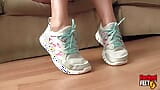 प्लेबॉय मॉडल nikki lee young को उसके प्यारे पैरों की आराधक मिलती है! snapshot 2