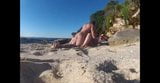 Exhib et bonne baise sur une plage naturiste snapshot 9