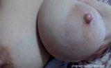 Amateur à forte poitrine en lactation snapshot 8