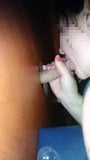 Meine Frau am Gloryhole abspritzen snapshot 1