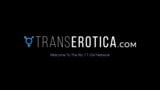 Transerotica - ragazza trans jessy dubai scopa stallone ftm nella figa bagnata snapshot 1