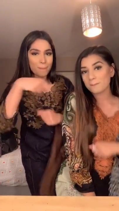 Demandes spéciales sœurs bengali houe