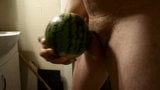 Été, baise de melon et sperme snapshot 8