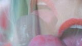 Blowjob mit rotem Lippenstift der Nahaufnahme snapshot 7