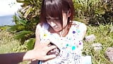 Porno asiatique japonais - une fille excitée suce une bite snapshot 6