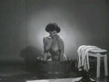 Raven taking her bubble bath (Vintage 1950s Pin-up) snapshot 5