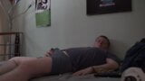 Я мастурбирую на кровати моей соседки по комнате - Khaliel Deckard snapshot 1
