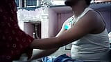 La casalinga indiana bacia il culo con le labbra snapshot 10