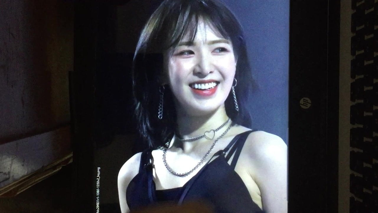 Red velvet wendy cum hold 3