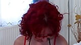 Tante sange rambut merah dengan tubuh aduhai suka banget telan sperma hangat snapshot 5