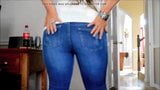 Jeans wiggle snapshot 5