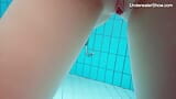 Seksowna rosyjska laska w basenie pływania nago snapshot 7