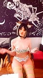 Une deer-girl excitée enlève sa lingerie et joue avec ses gros seins percés avant de se caresser et de doigter sa chatte mouillée snapshot 8