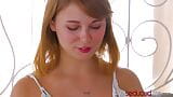 La ragazza di campagna Ginger Grey seduce la migliore amica Bianca Bangs snapshot 3