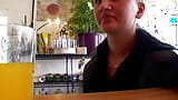 Une salope blonde pulpeuse d’Allemagne chevauche une bite bien dure dans la cuisine snapshot 3