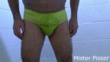 Misterpisser imbibe une culotte vert fluo! snapshot 4