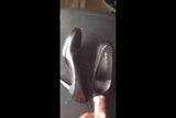 Compilation d'éjacs sur les chaussures et les pieds snapshot 15