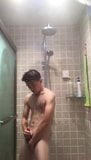 Homo Chinese twink Jo in douche voor cam (1'16 '') snapshot 9