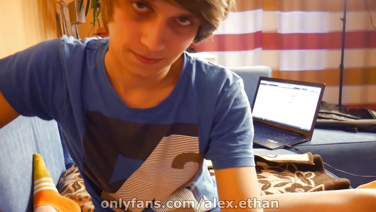 Getting sucked by sweet, amateur twink
