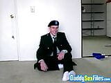 Armata uniformă Jock Ethan Spence se masturbează solo și ejaculează snapshot 2