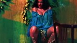Rihanna - Wild Thoughts snapshot 8