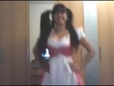 Sexy Caramelldansen in einem Dirndl snapshot 2