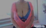 Japonesa madrastra obtiene semen en sus enormes tetas snapshot 4