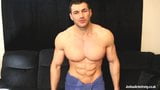 Oiled muscle hunk cum edging snapshot 1