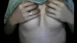 महिला स्तन दिखाती है 3 snapshot 4