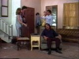 Bal in de familie (1988, ons, Shanna McCullogh, volledige video) snapshot 4