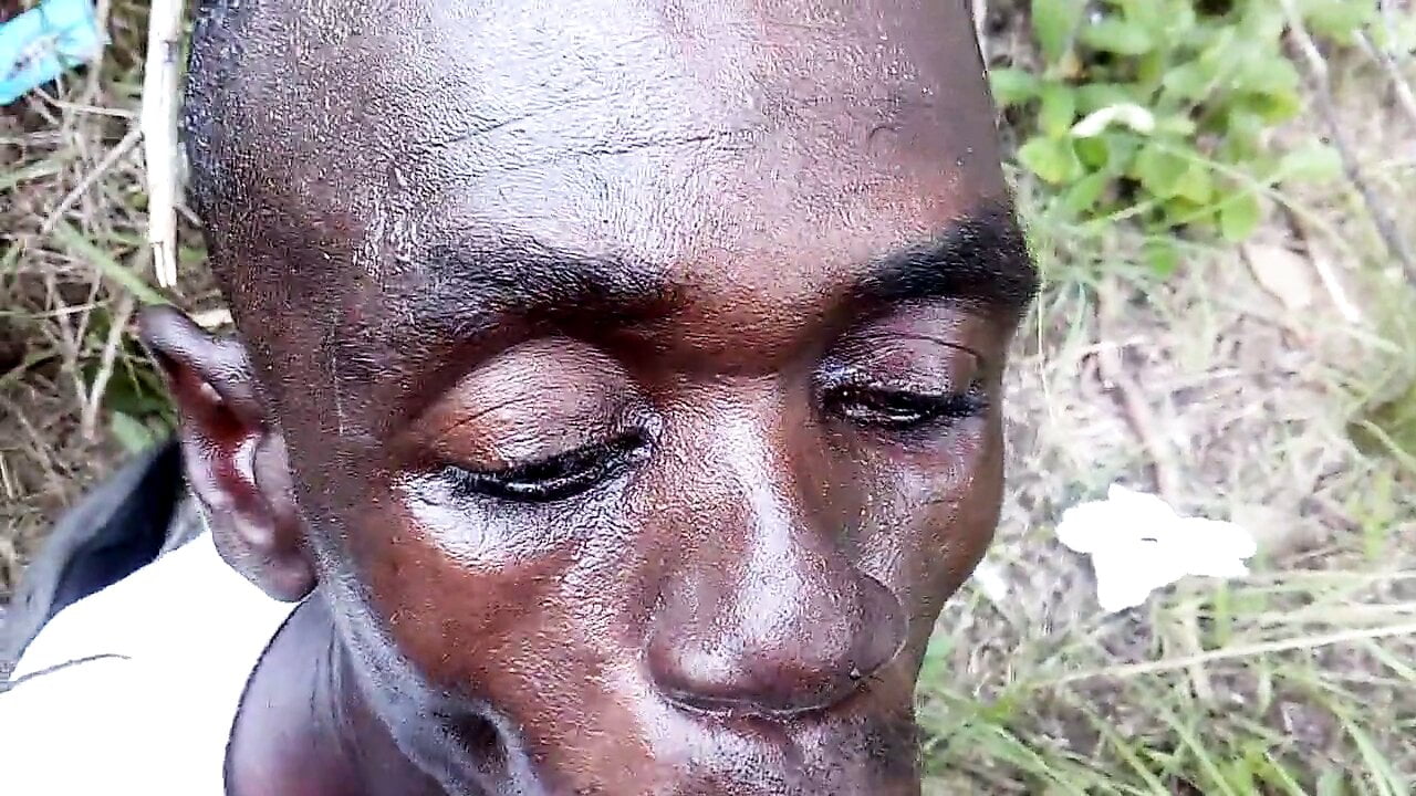 BLACK HEAD