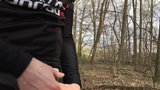 Branlette et sperme en plein air, éjaculation risquée dans les bois, vélo snapshot 1