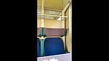野生のママニキータは、ホットフットフェチ休暇に旅行中に電車で遊んでいます snapshot 18